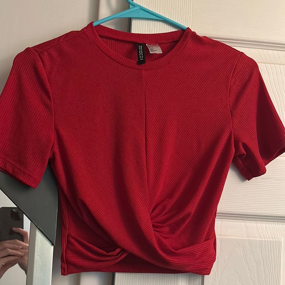 Divided Crop top